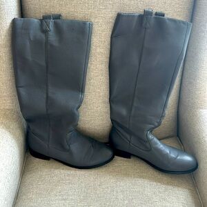 Gray tall boots great condition